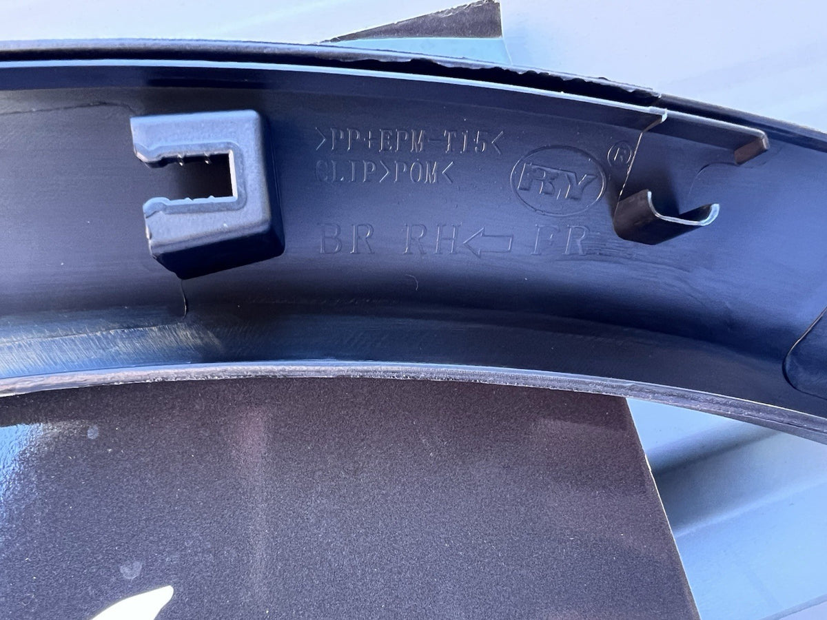 NISSAN QASHQAI 2019 FRONT WING WHEEL ARCH TRIM MOULDING DRIVER SIDE RIGHT NEW