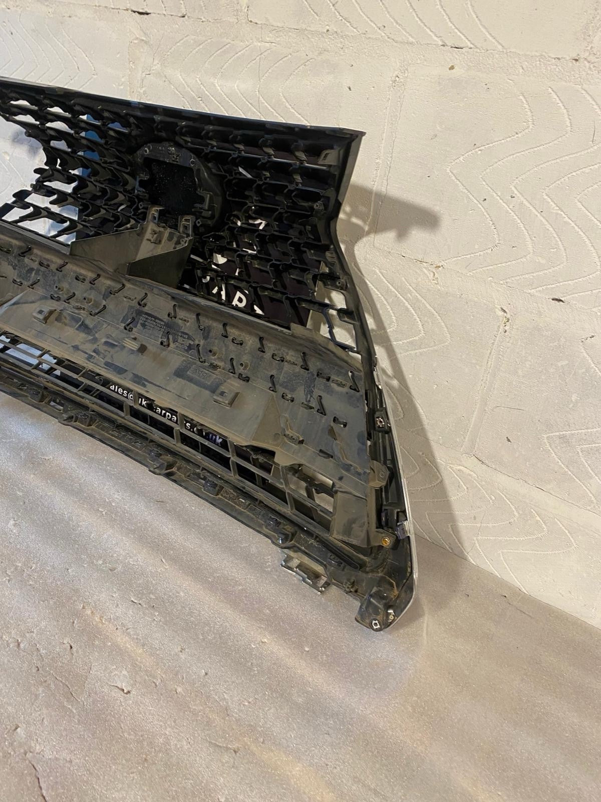 Lexus UX250h 2019-2024 Front Main Radiator Grill Original