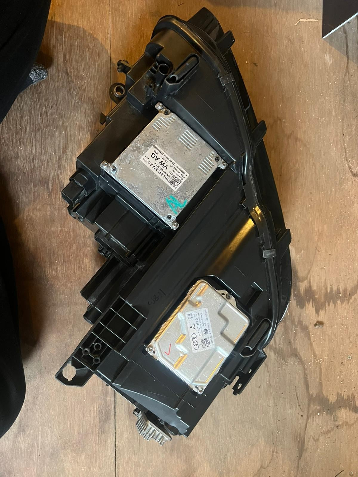 VOLKSWAGEN TIGUAN 2016-2020 PASSENGER SIDE LED HEADLIGHT 5NC941081C