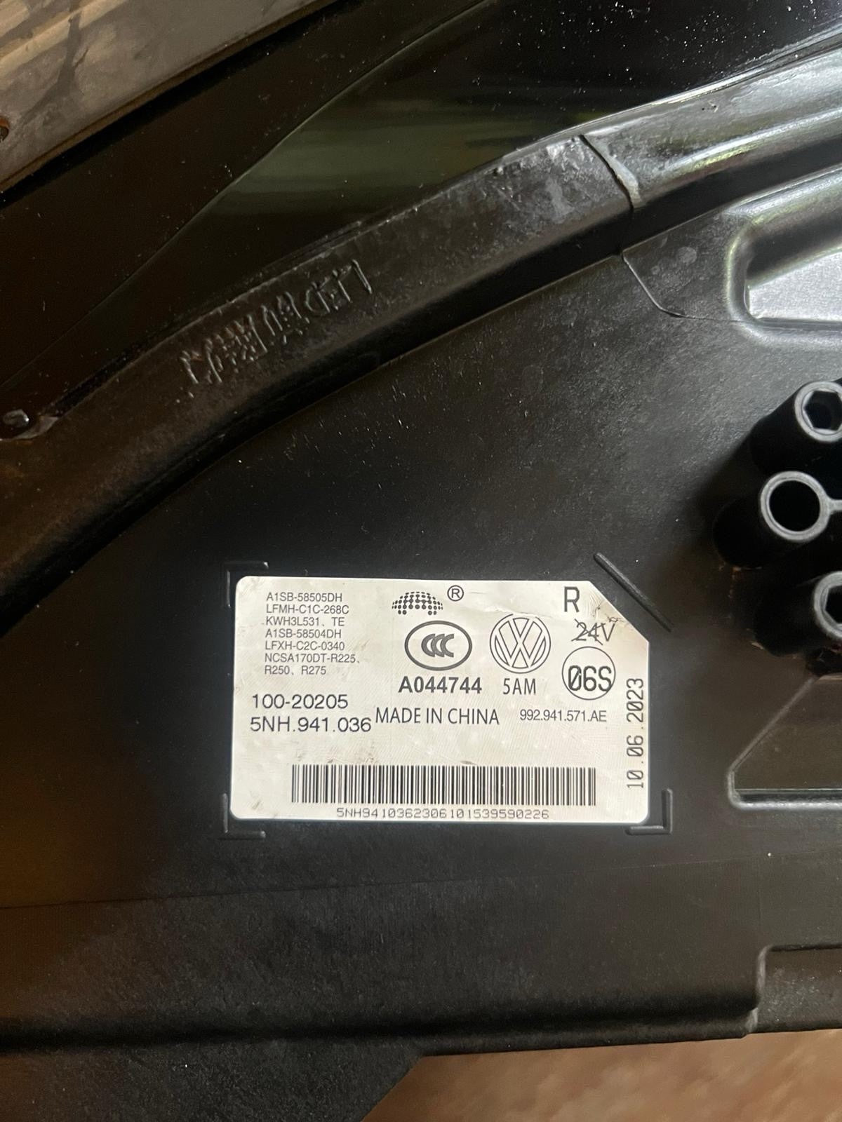 VW VOLKSWAGEN TIGUAN RIGHT DRIVER SIDE LED HEADLIGHT 2020-2024 5NC941036