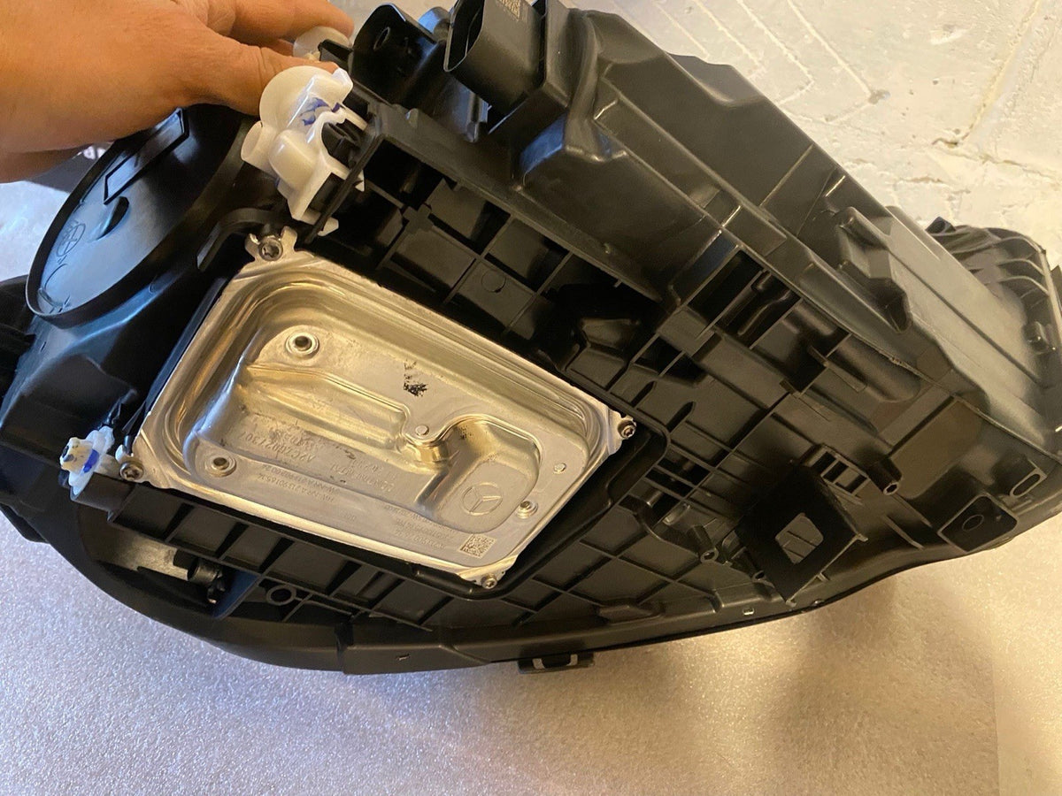 MERCEDES A-CLASS LED HEADLIGHT LH PASSENGER SIDE 22 On W177 FACELIFT Genuine