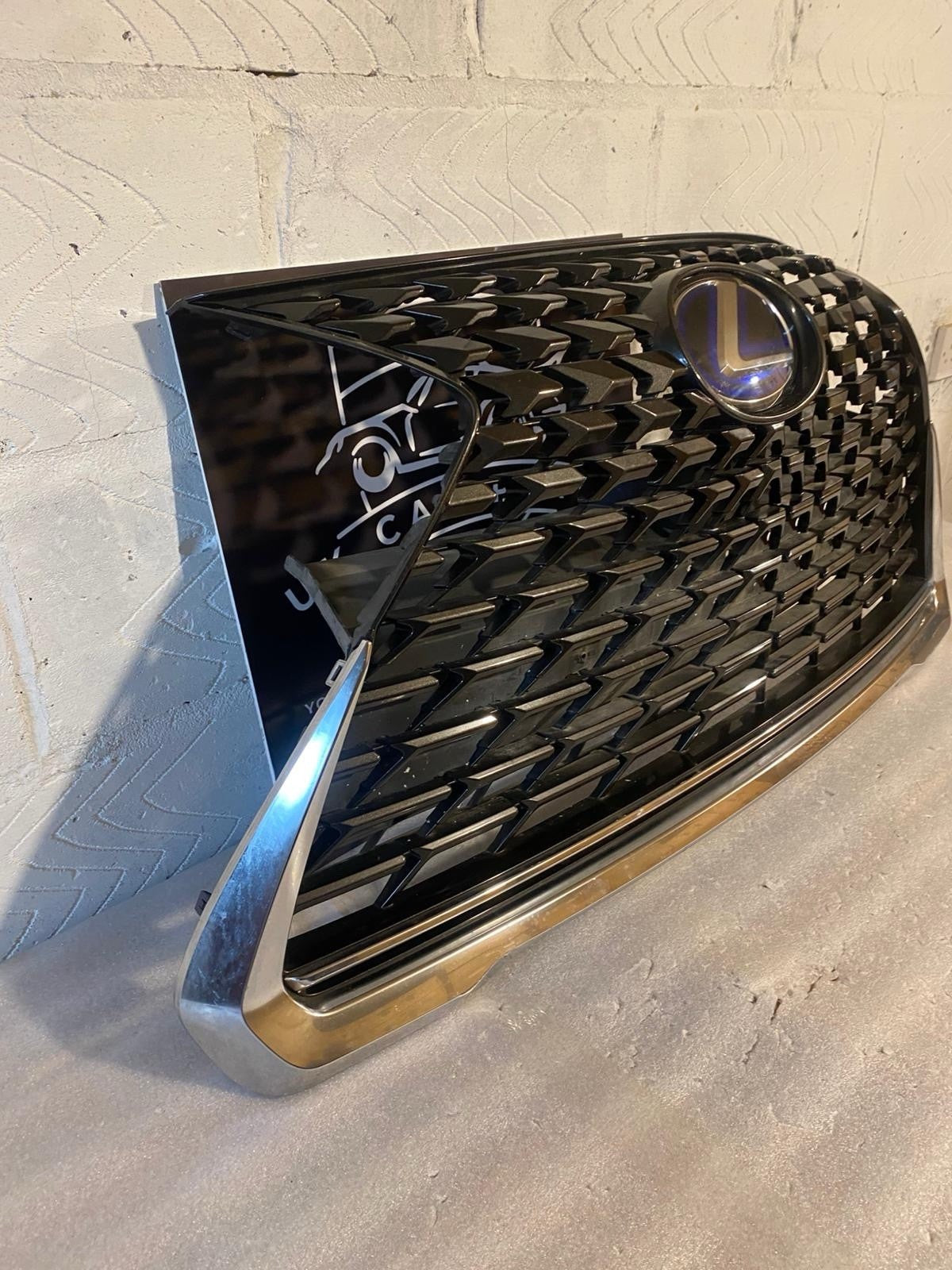 Lexus UX250h 2019-2024 Front Main Radiator Grill Original