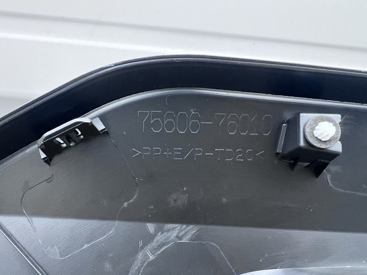 LEXUS UX 250H FRONT LEFT WHEEL ARCH MOULDING WING PLASTIC TRIM 75606-76010