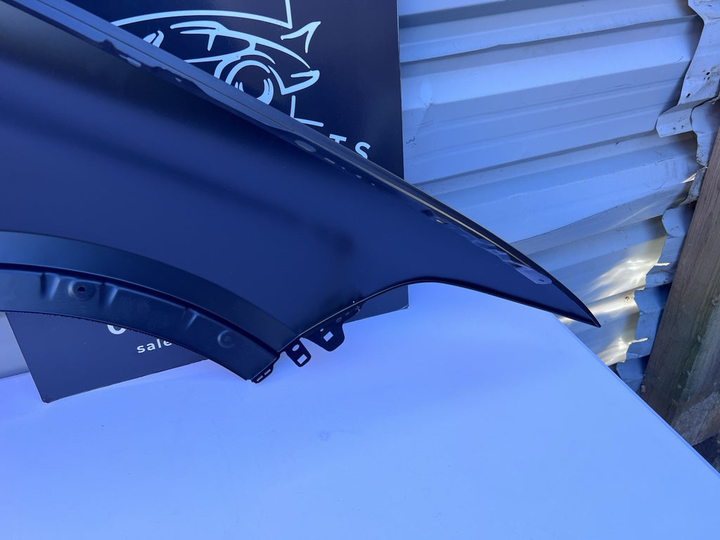 BMW X7 G07 2023- On Right front fender wing Brand New Aluminium