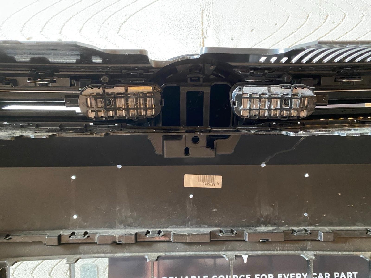 VW Golf R MK8 20-25 Complete Front Bumper In Black With Sensors And Wire