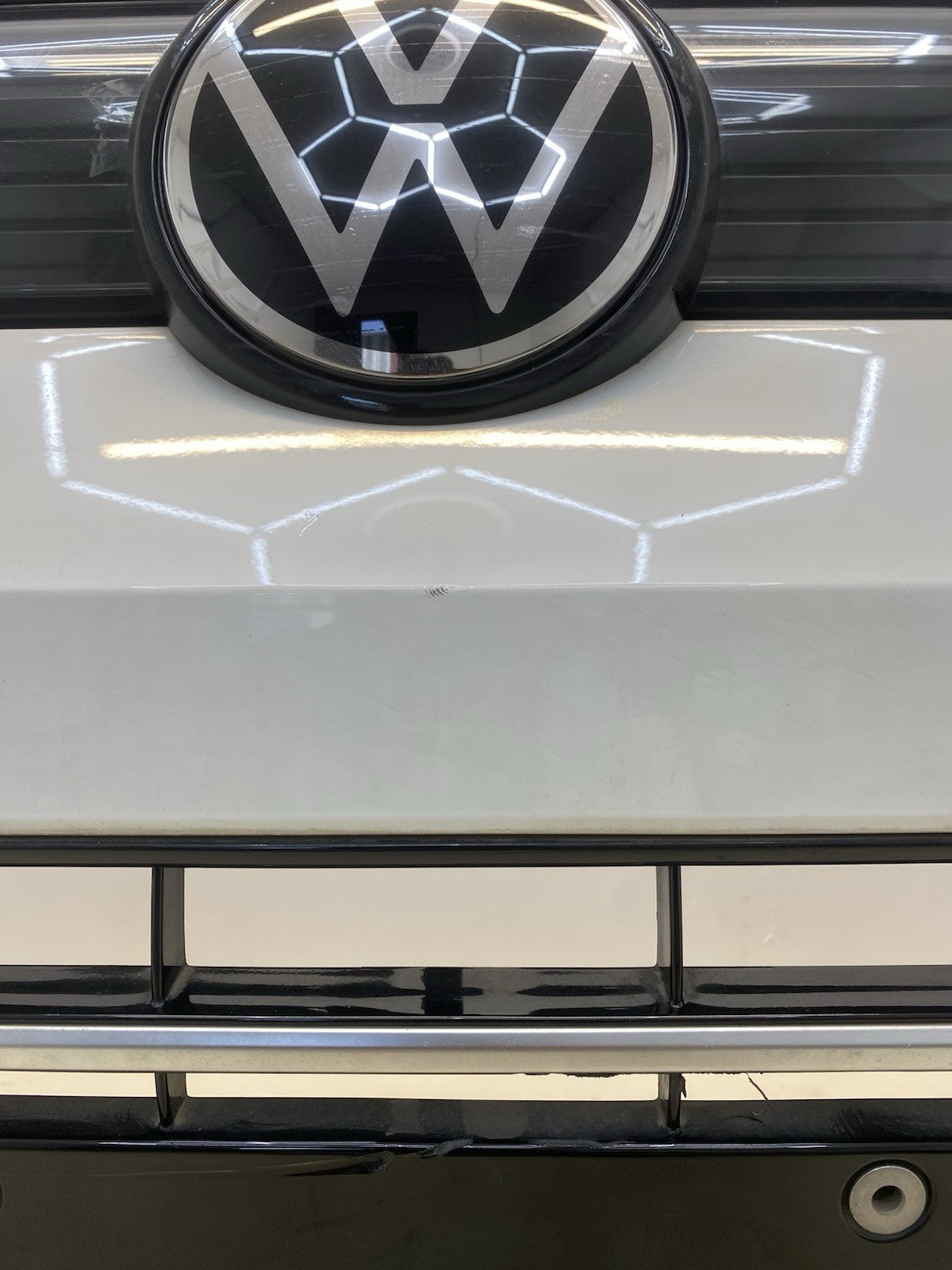 VOLKSWAGEN TIGUAN MK3 24-26 Complete Front Bumper In White With Sensors And Wire