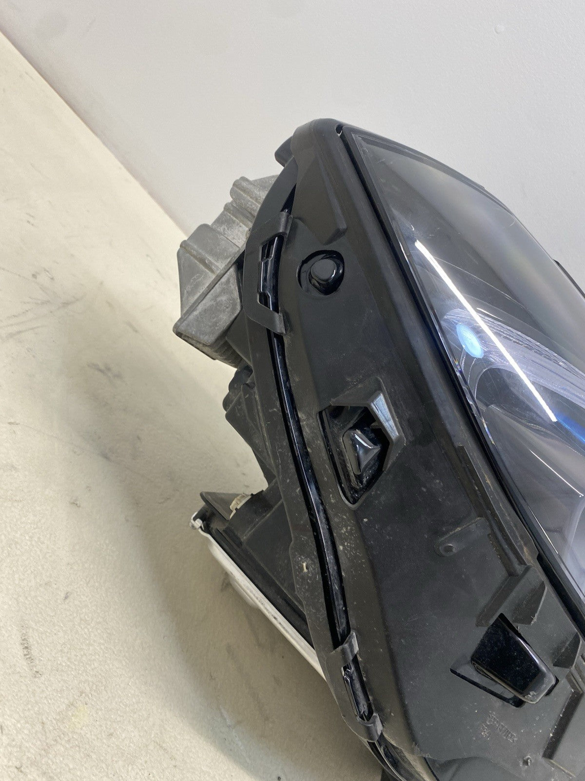 MERCEDES EQA EQB W243 DRIVER SIDE RIGHT LED HEADLIGHT 2022- 2026 A2439069400