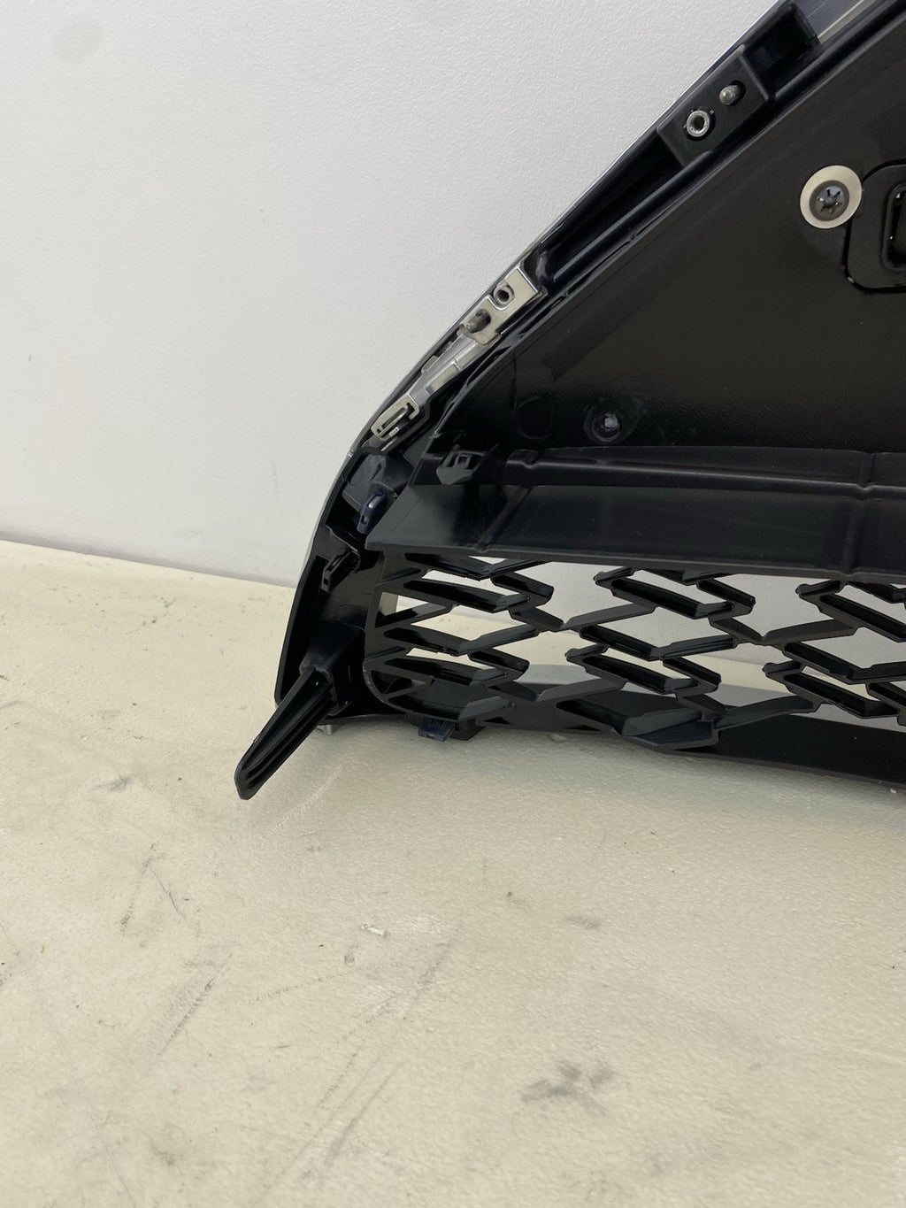 LEXUS ES300H F SPORT FRONT BUMPER RADIATOR  (GRILL) 2019 OWORDS