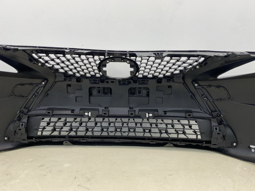 LEXUS CT200H COMPLETE FRONT BUMPER WITH GRILL& FOGLIGTHS 2018-2023