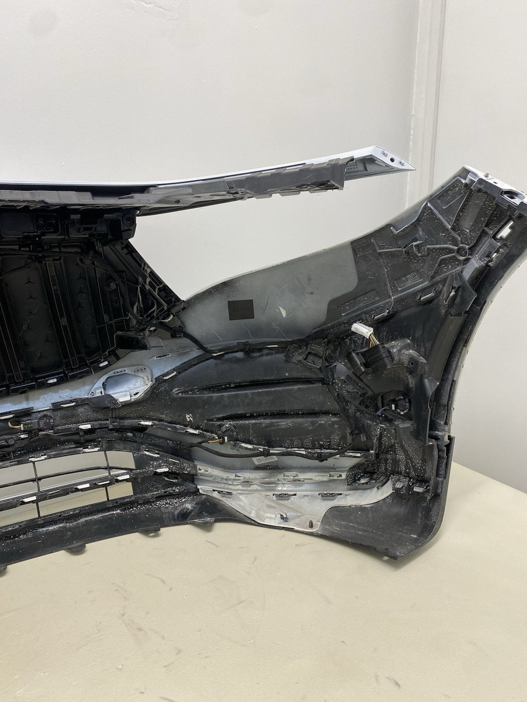 Mercedes Benz EQB AMG LINE W243 COMPLETE FRONT BUMPER WITH WIRE & SENSORS 24-ON