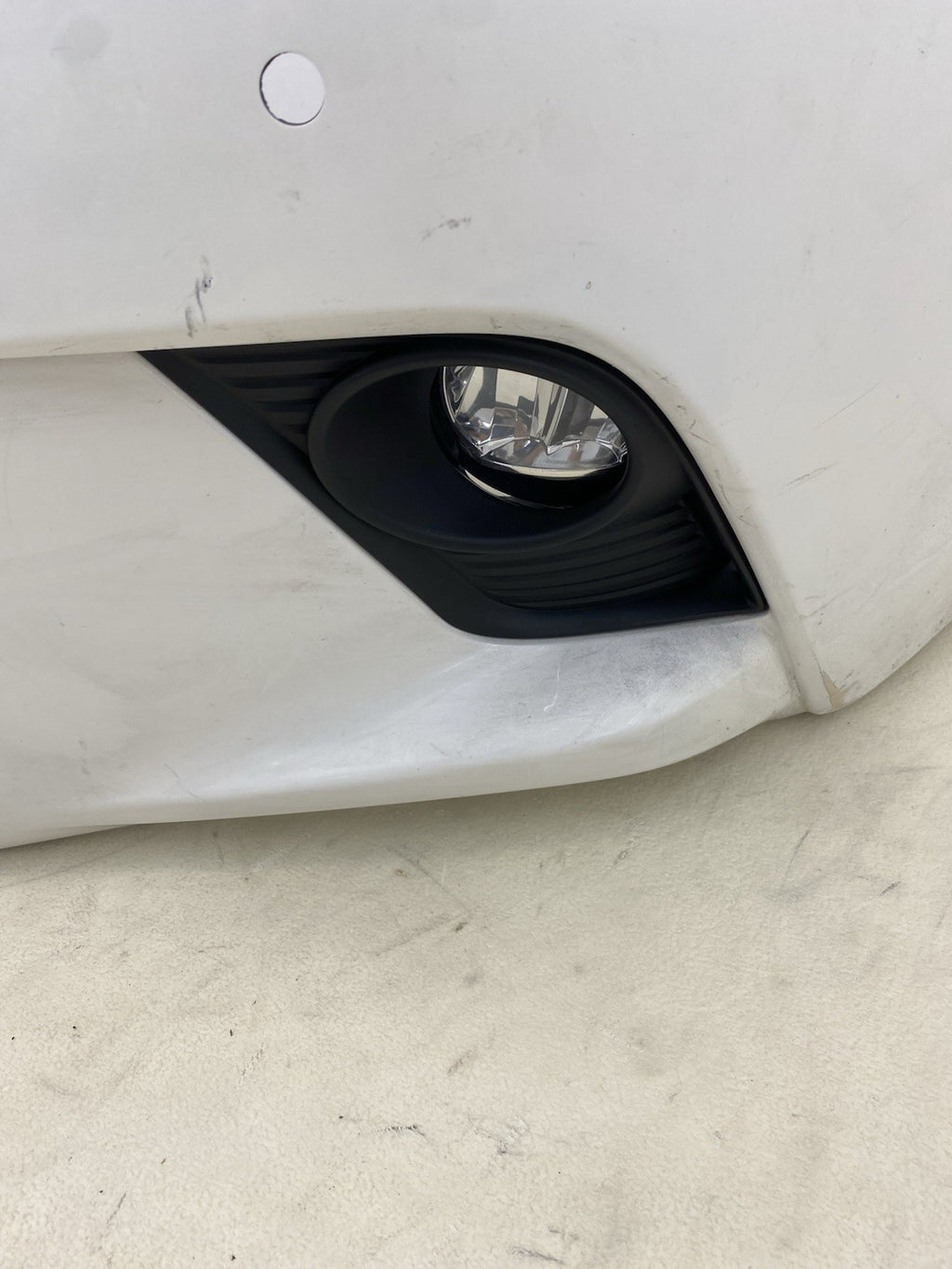 LEXUS CT200H COMPLETE FRONT BUMPER WITH GRILL & fog lights 2013-2017