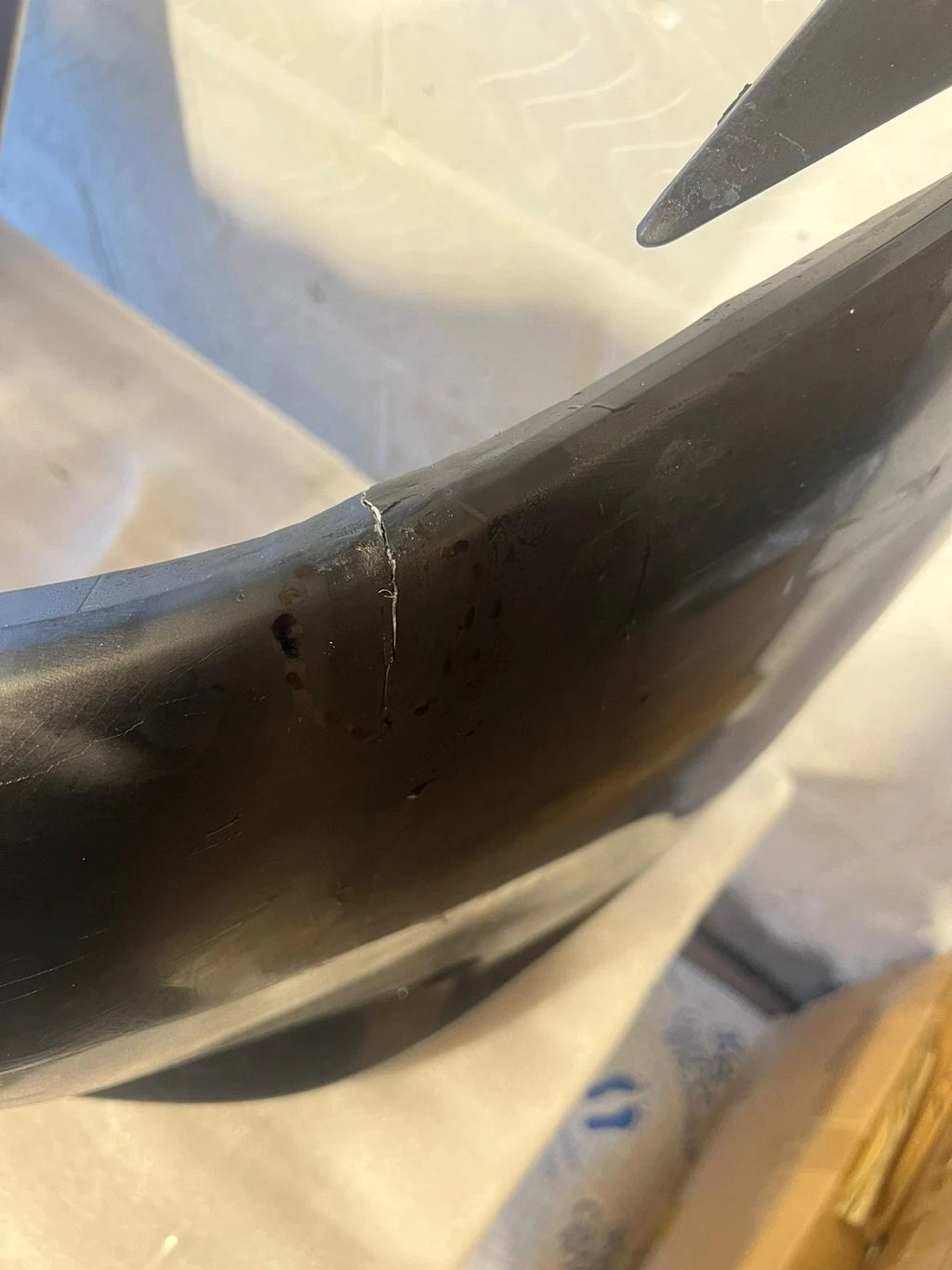 Lexus ES300H 2018-2020 GENUINE FRONT BUMPER With Small Crack