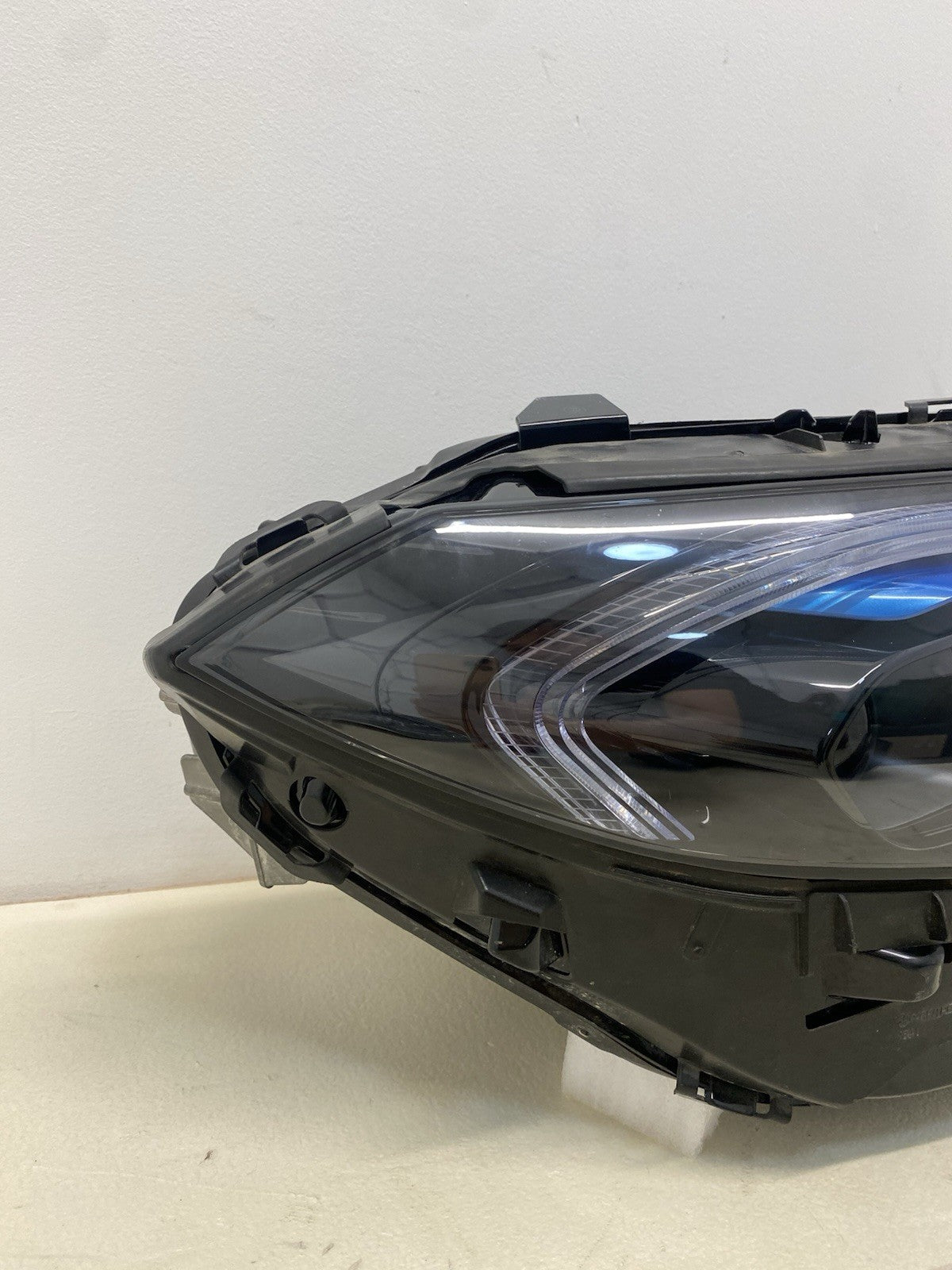 MERCEDES EQA EQB W243 DRIVER SIDE RIGHT LED HEADLIGHT 2022- 2026 A2439069400