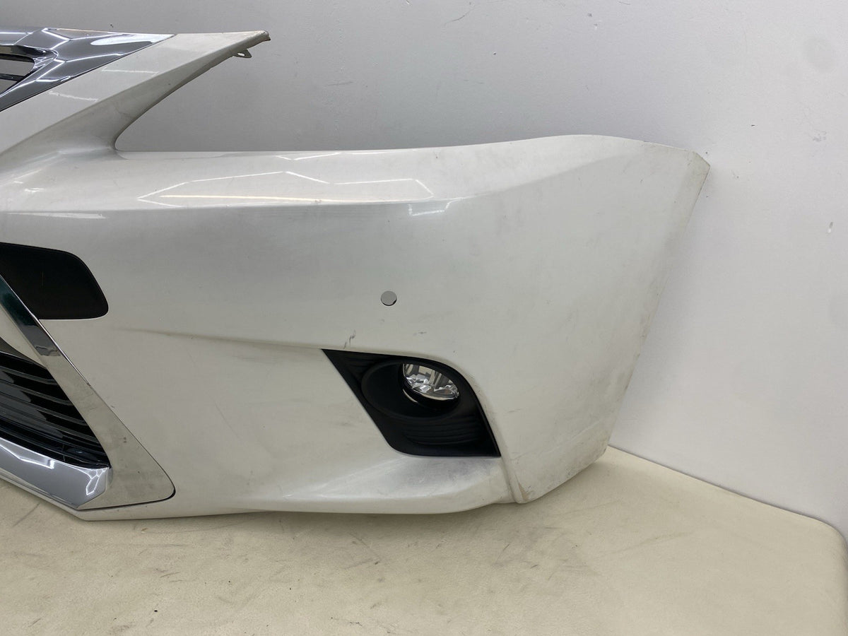 LEXUS CT200H COMPLETE FRONT BUMPER WITH GRILL & fog lights 2013-2017