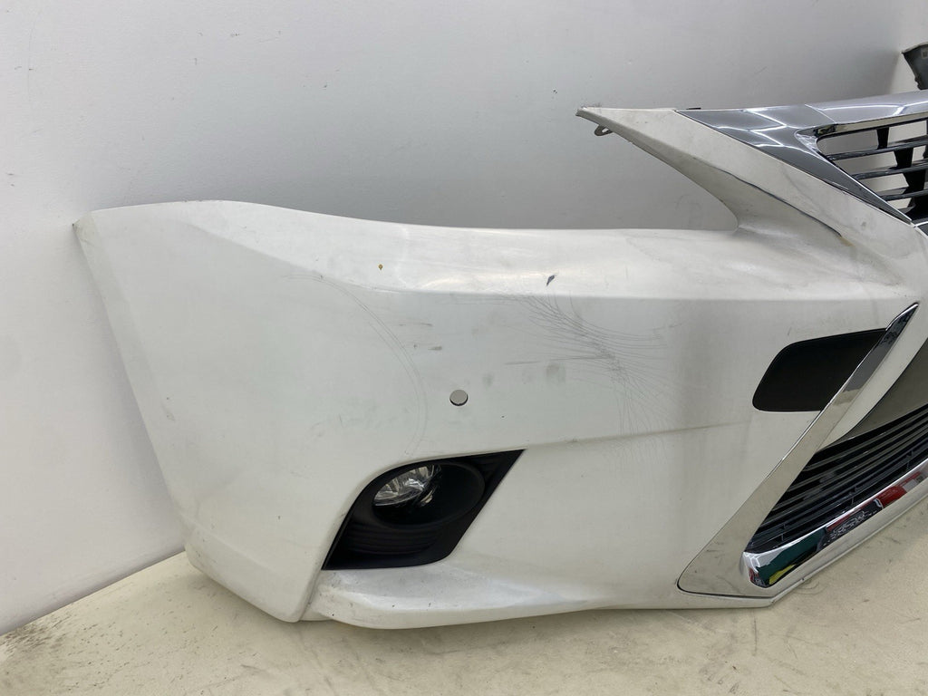 LEXUS CT200H COMPLETE FRONT BUMPER WITH GRILL & fog lights 2013-2017