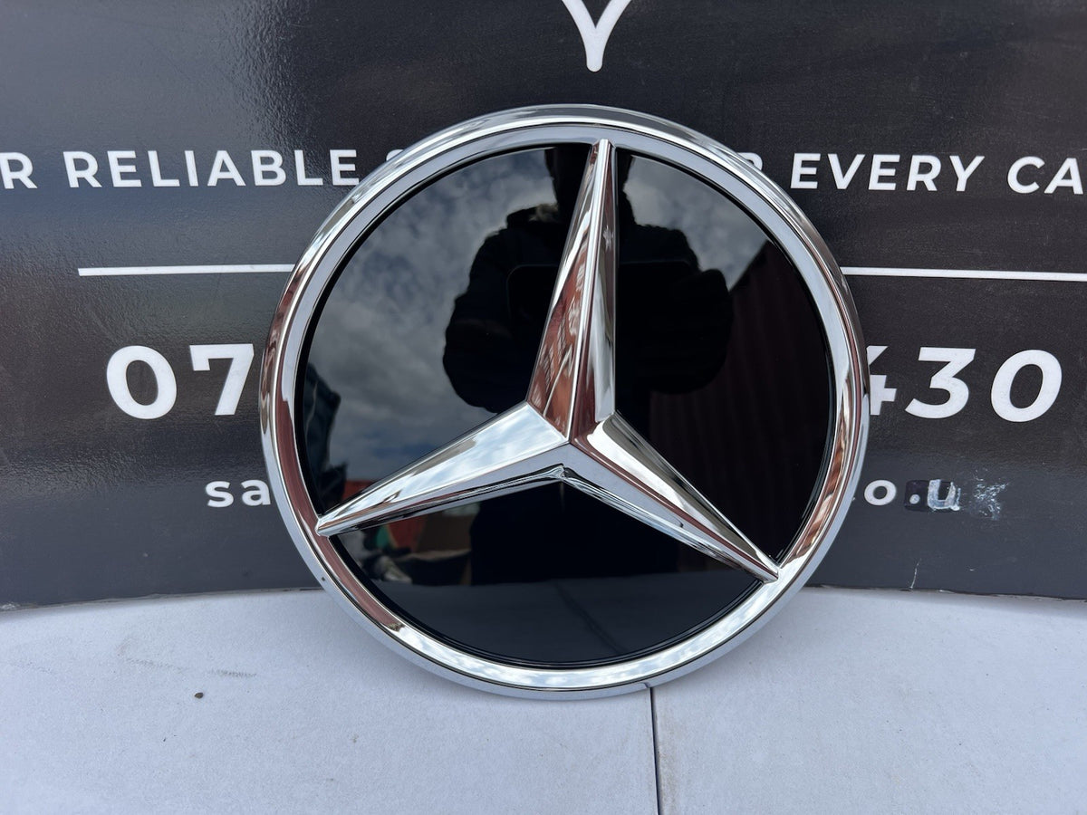 Mercedes Benz E Class W213 Main Grille Badge Brand New