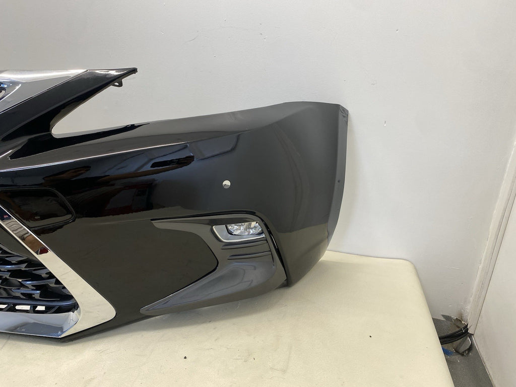 LEXUS CT200H COMPLETE FRONT BUMPER WITH GRILL& FOGLIGTHS 2018-2023