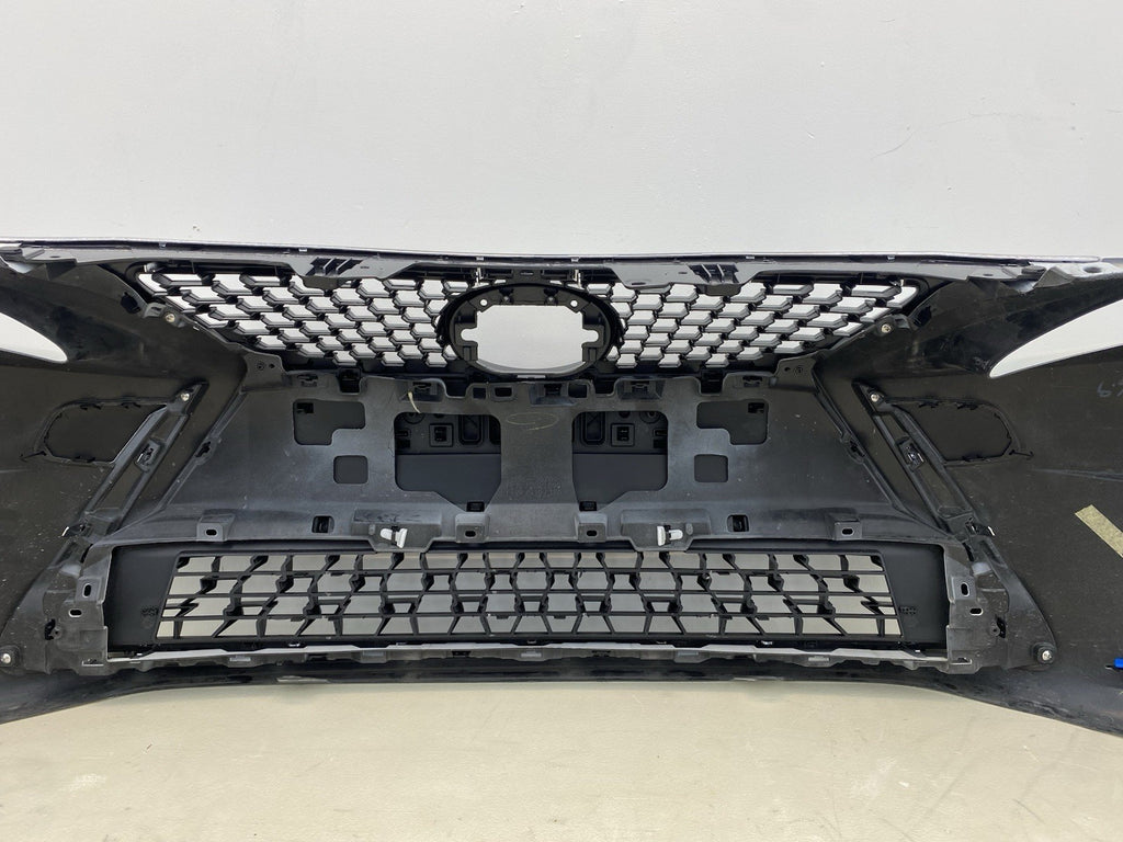 LEXUS CT200H COMPLETE FRONT BUMPER WITH GRILL& FOGLIGTHS 2018-2023