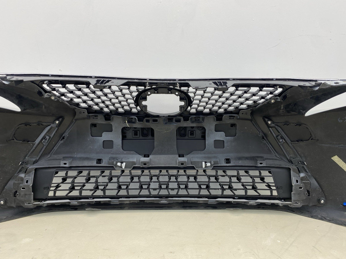 LEXUS CT200H COMPLETE FRONT BUMPER WITH GRILL& FOGLIGTHS 2018-2023