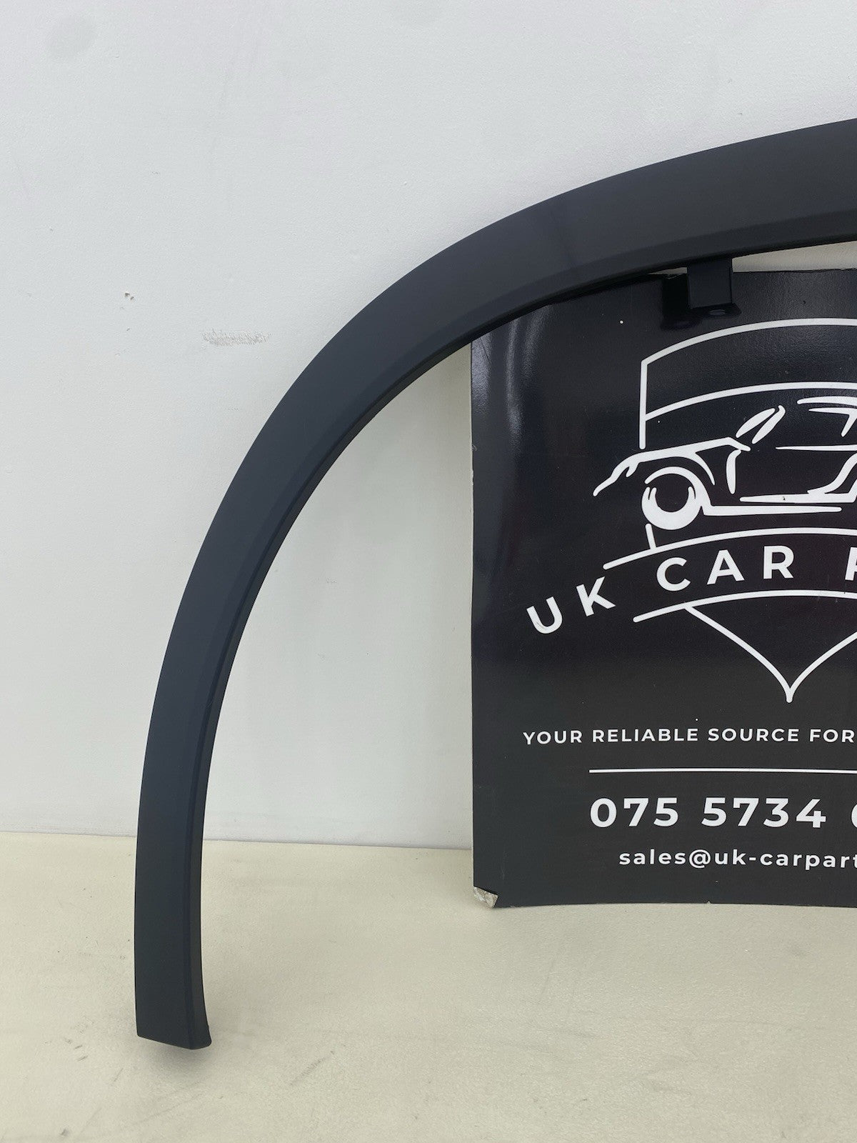LEXUS UX 250H FRONT LEFT WHEEL ARCH MOULDING  2019-2025 75602-76010