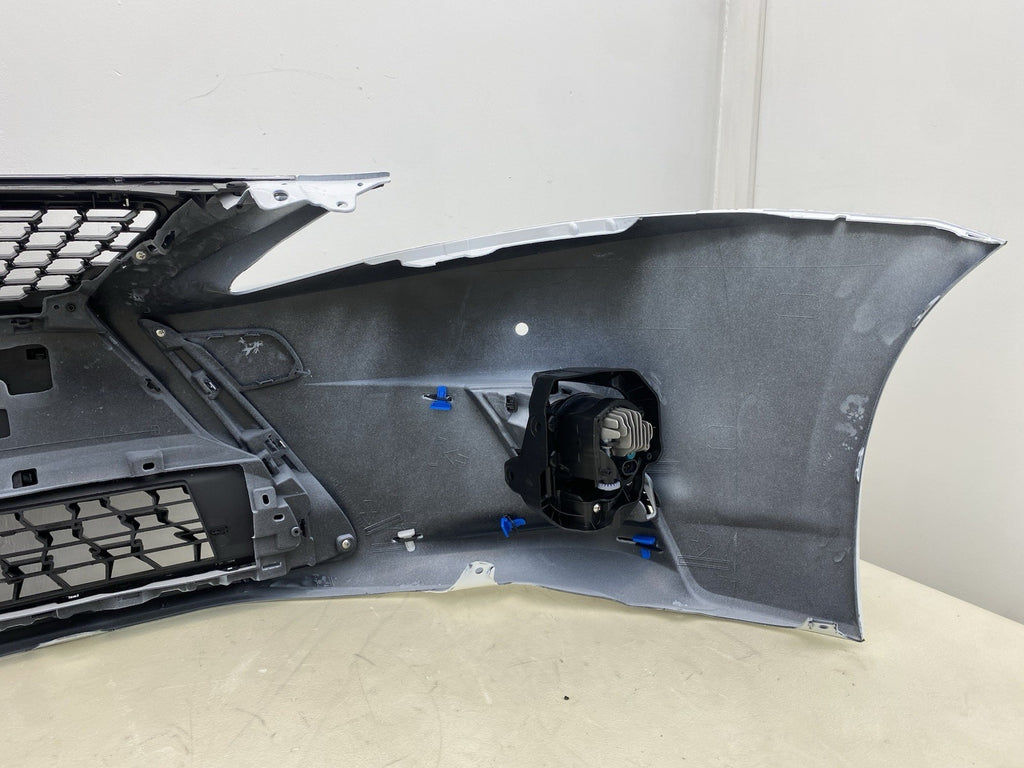 LEXUS CT200H COMPLETE FRONT BUMPER WITH GRILL& FOGLIGTHS 2018-2023