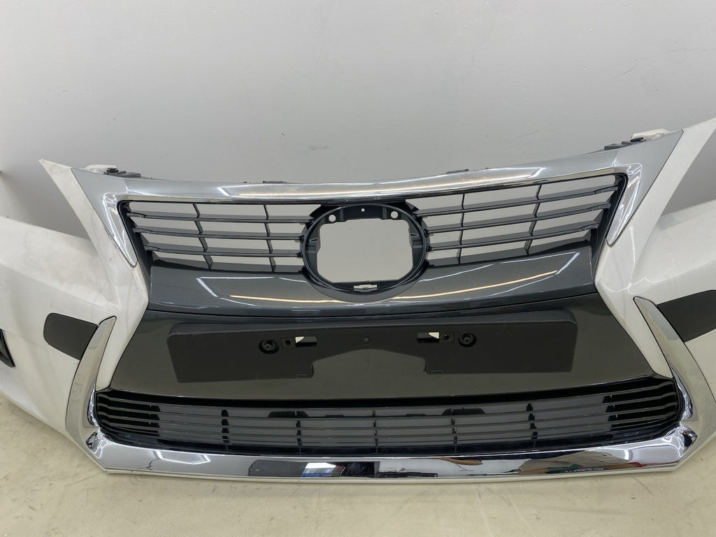 LEXUS CT200H COMPLETE FRONT BUMPER WITH GRILL & fog lights 2013-2017