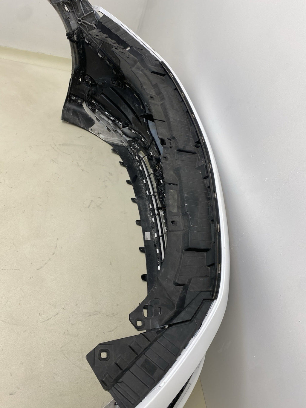 Mercedes Benz EQB AMG LINE W243 COMPLETE FRONT BUMPER WITH WIRE & SENSORS 24-ON