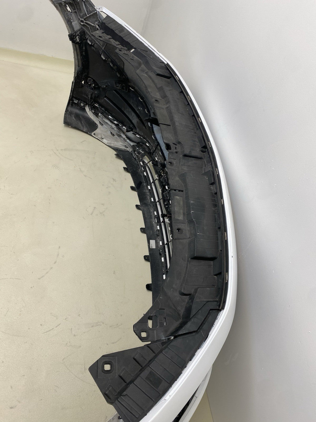 Mercedes Benz EQB AMG LINE W243 COMPLETE FRONT BUMPER WITH WIRE & SENSORS 24-ON