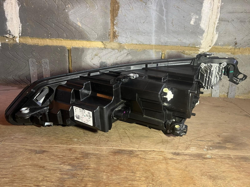VW GOLF MK8 20-24 OS RIGHT DRIVER SIDE FULL LED HEADLIGHT 5HG941006