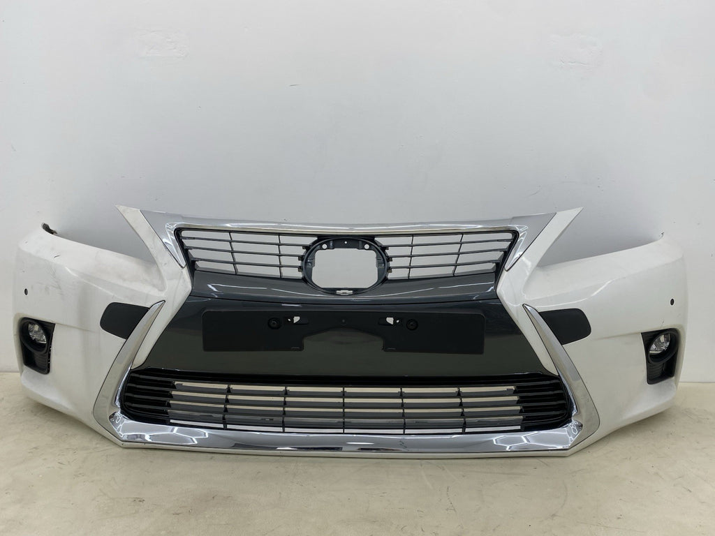 LEXUS CT200H COMPLETE FRONT BUMPER WITH GRILL & fog lights 2013-2017