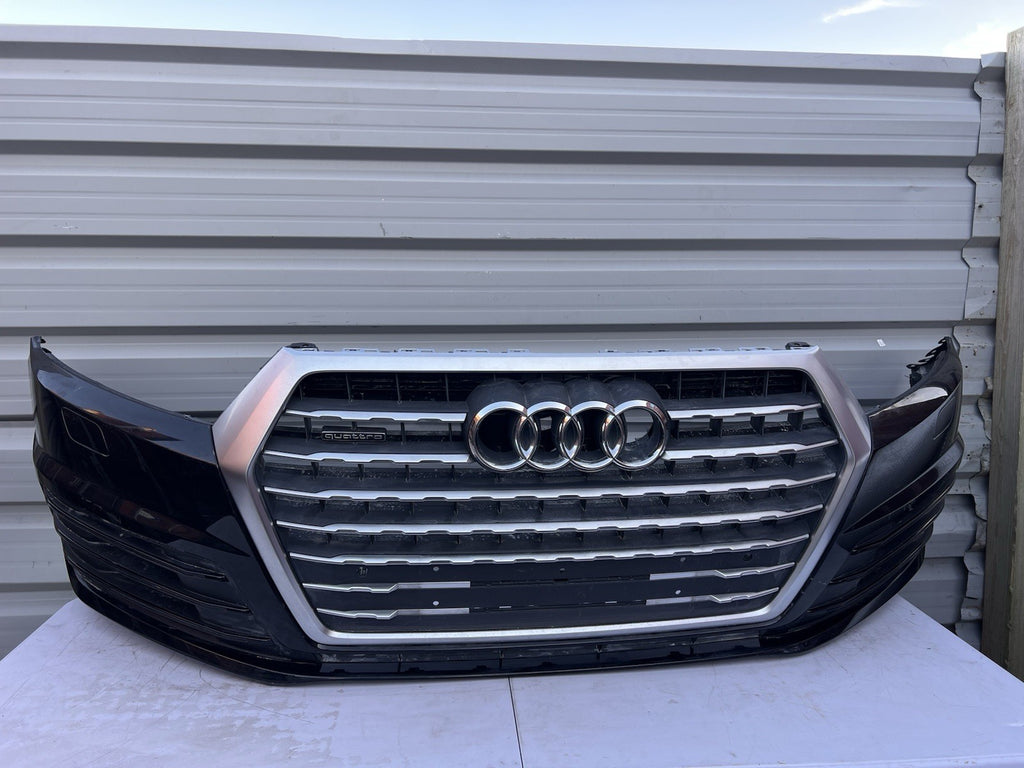 AUDI Q7 2016-2019 FRONT BUMPER IN BLACK WITH GRILLES AND BADGE