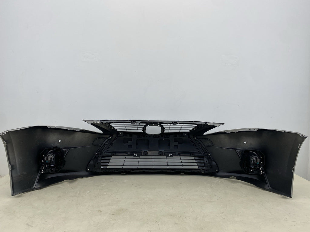 LEXUS CT200H COMPLETE FRONT BUMPER WITH GRILL & fog lights 2013-2017