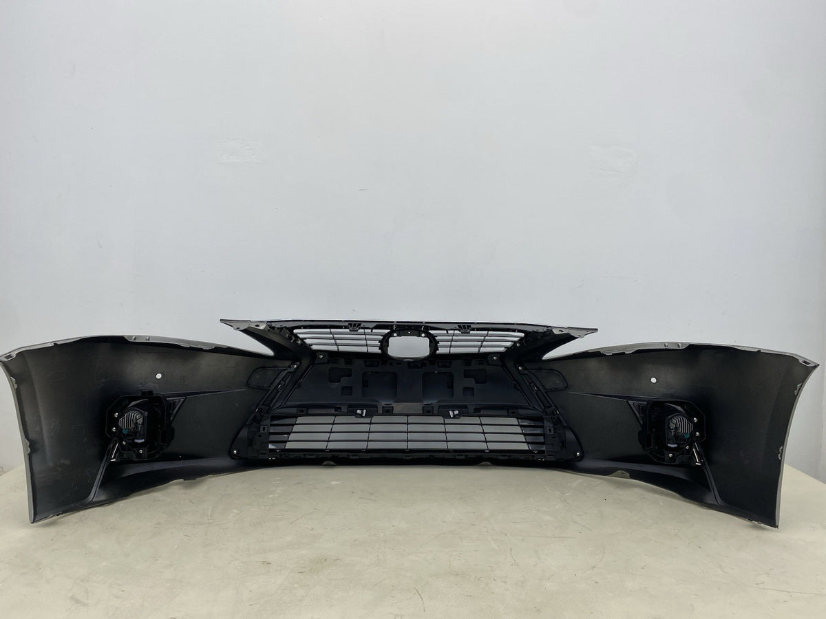 LEXUS CT200H COMPLETE FRONT BUMPER WITH GRILL & fog lights 2013-2017