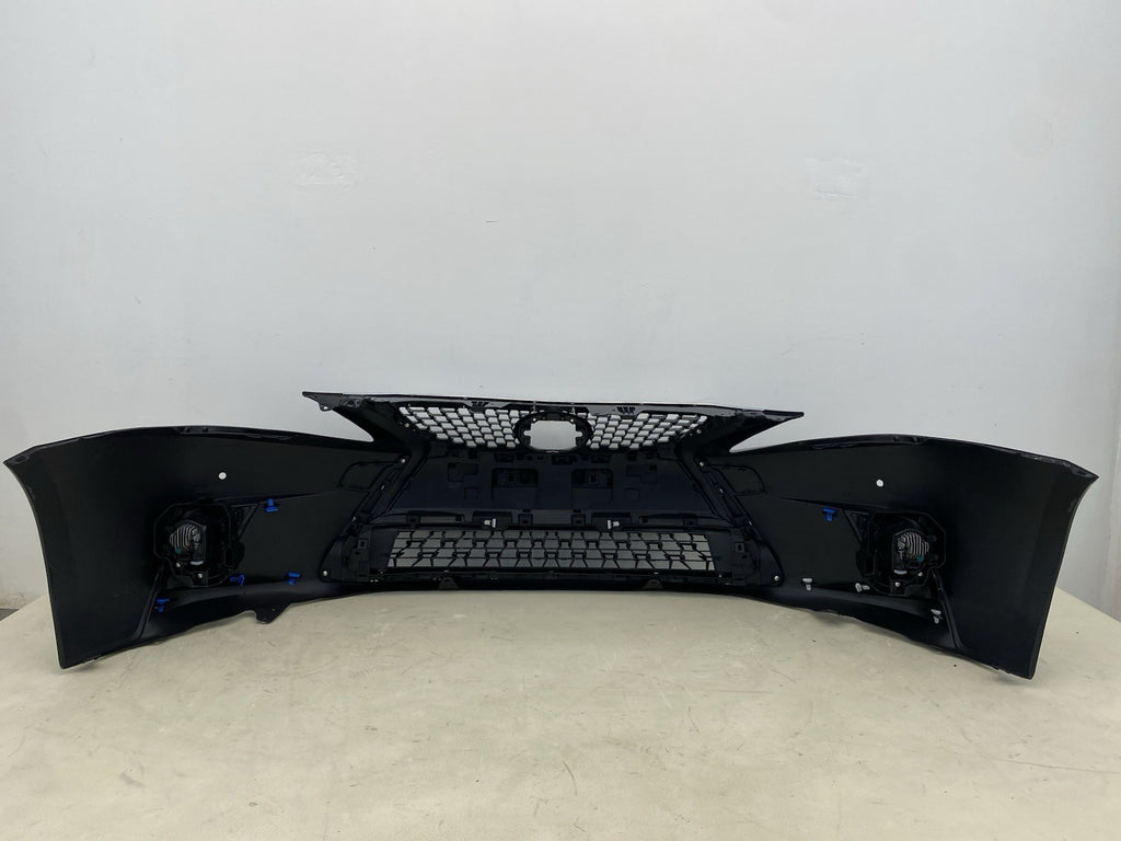 LEXUS CT200H COMPLETE FRONT BUMPER WITH GRILL& FOGLIGTHS 2018-2023