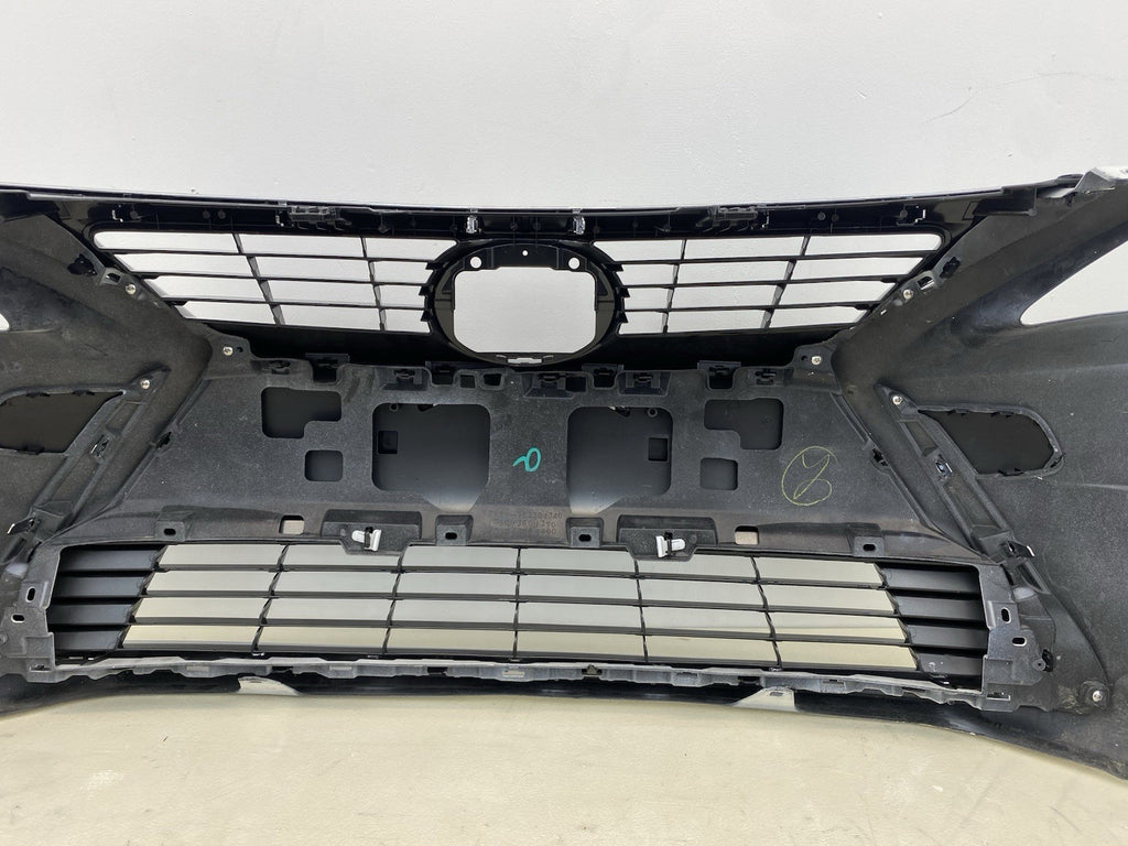 LEXUS CT200H COMPLETE FRONT BUMPER WITH GRILL & fog lights 2013-2017