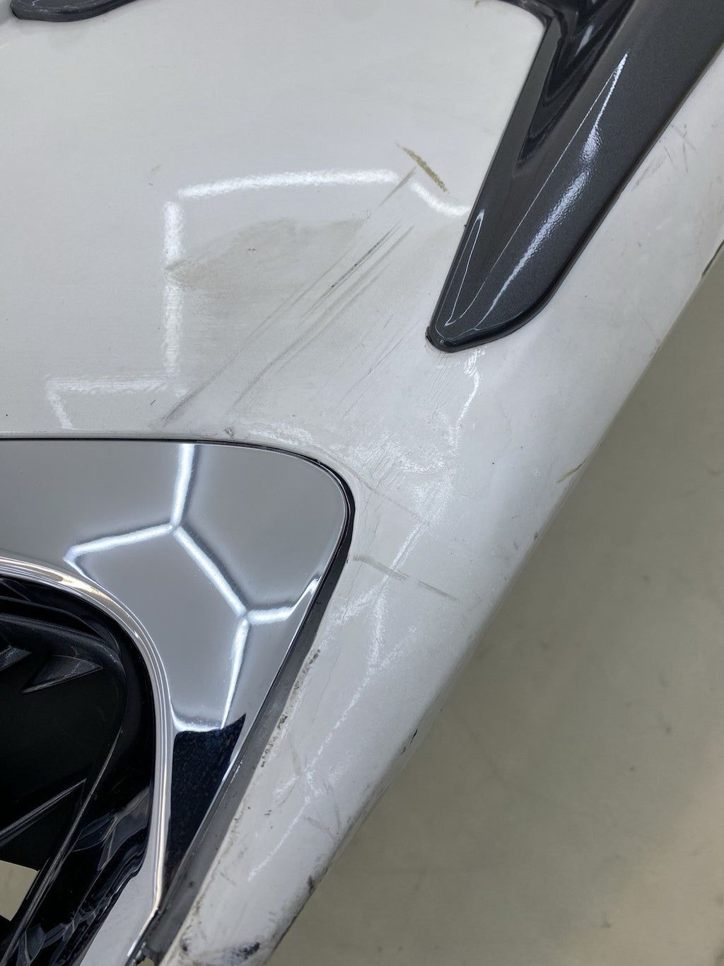 LEXUS CT200H COMPLETE FRONT BUMPER WITH GRILL& FOGLIGTHS 2018-2023