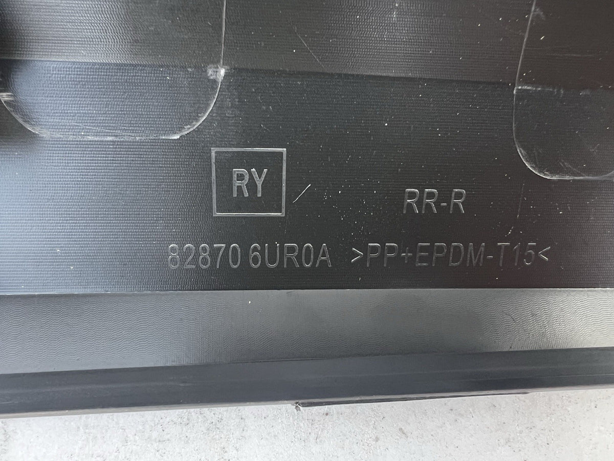 NISSAN QASHQAI REAR DOOR MOULDING TRIM DRIVER SIDE RIGHT 2022-24 828706UA5A NEW