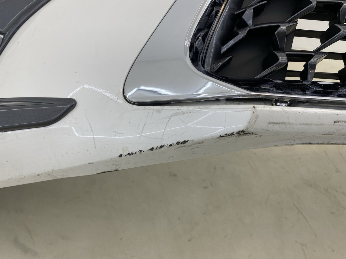 LEXUS CT200H COMPLETE FRONT BUMPER WITH GRILL& FOGLIGTHS 2018-2023