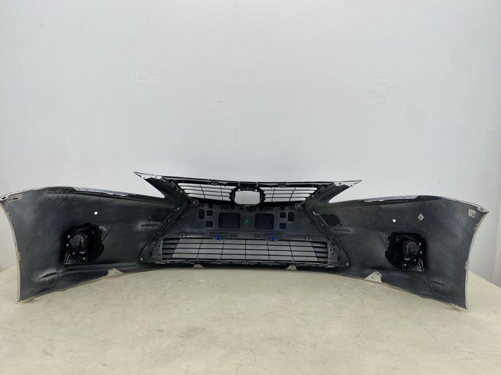LEXUS CT200H COMPLETE FRONT BUMPER WITH GRILL & fog lights 2013-2017