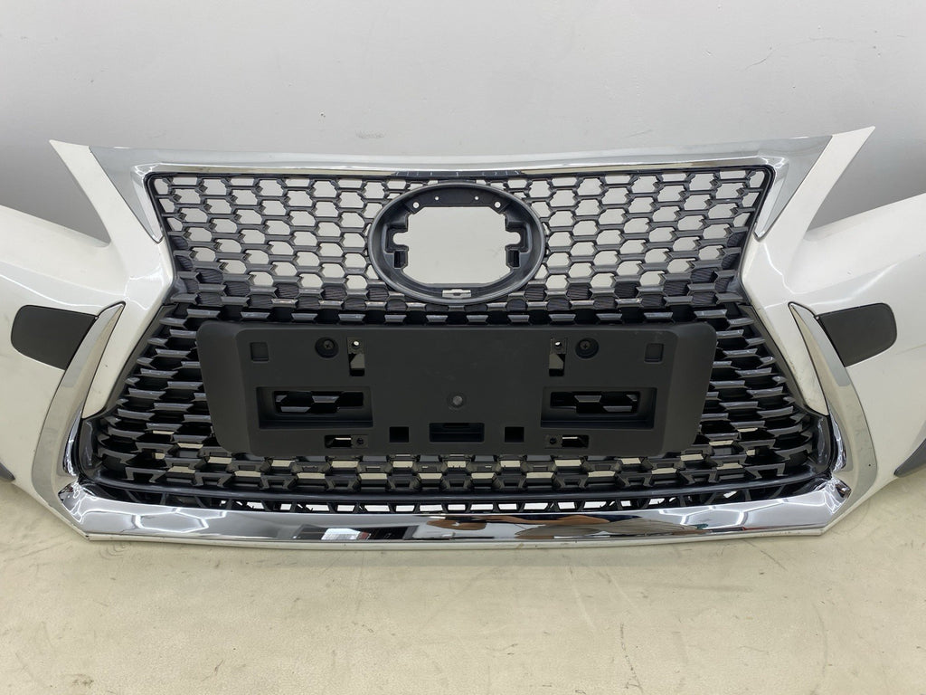 LEXUS CT200H COMPLETE FRONT BUMPER WITH GRILL& FOGLIGTHS 2018-2023