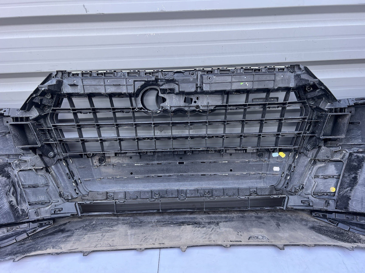 AUDI Q7 2016-2019 FRONT BUMPER IN BLACK WITH GRILLES AND BADGE