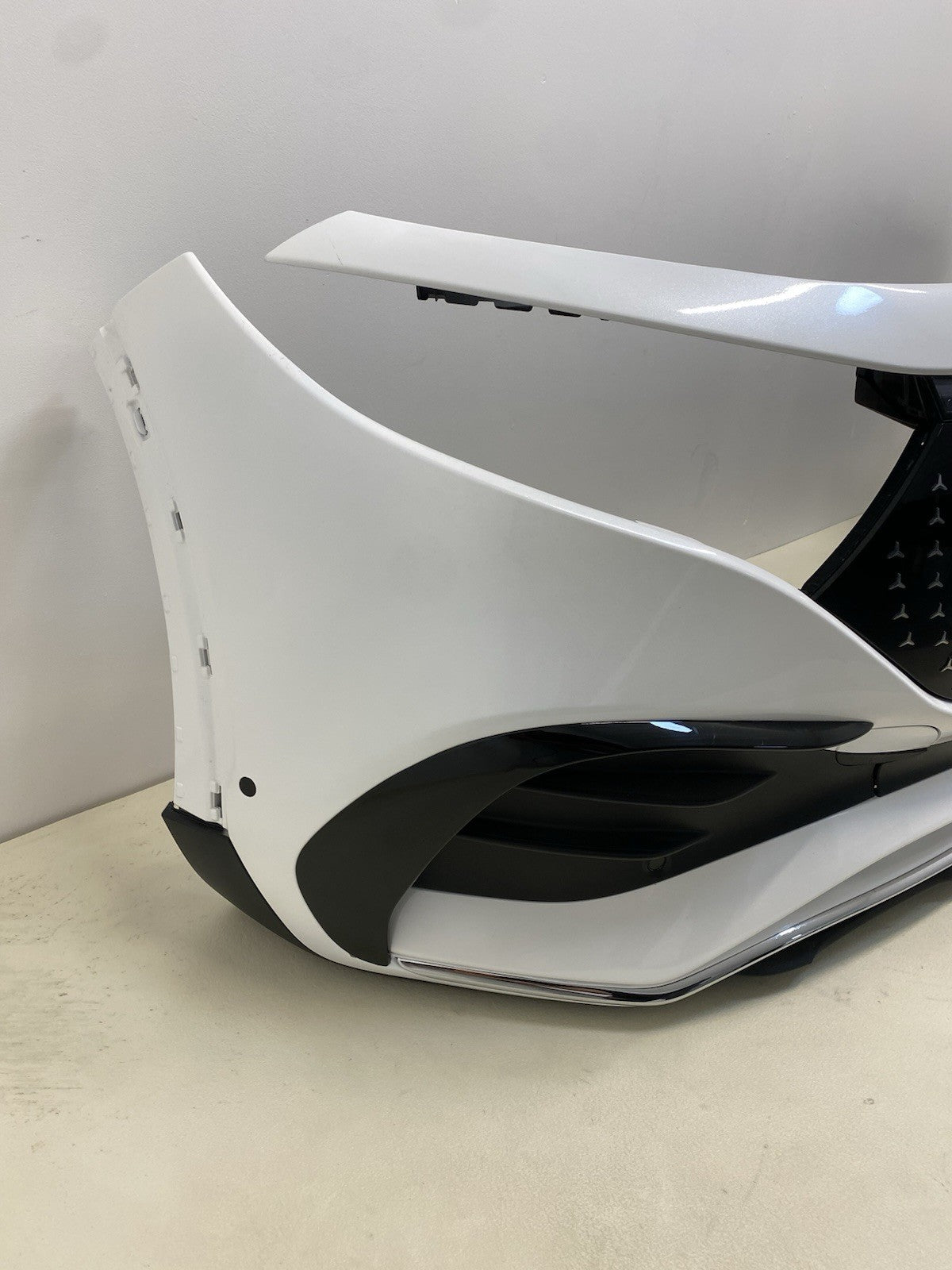 Mercedes Benz EQB AMG LINE W243 COMPLETE FRONT BUMPER WITH WIRE & SENSORS 24-ON