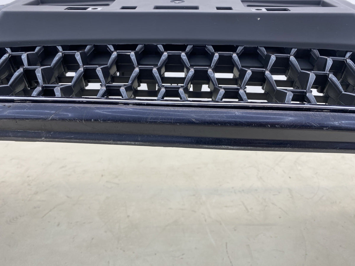 LEXUS CT200H COMPLETE FRONT BUMPER WITH GRILL& FOGLIGTHS 2018-2023