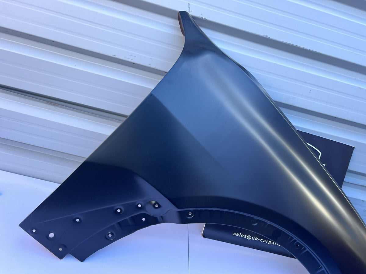 BMW X7 G07 2023- On Right front fender wing Brand New Aluminium
