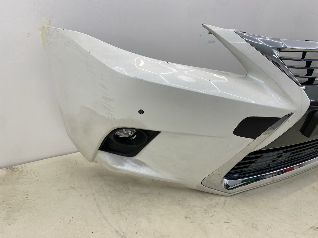 LEXUS CT200H COMPLETE FRONT BUMPER WITH GRILL & fog lights 2013-2017
