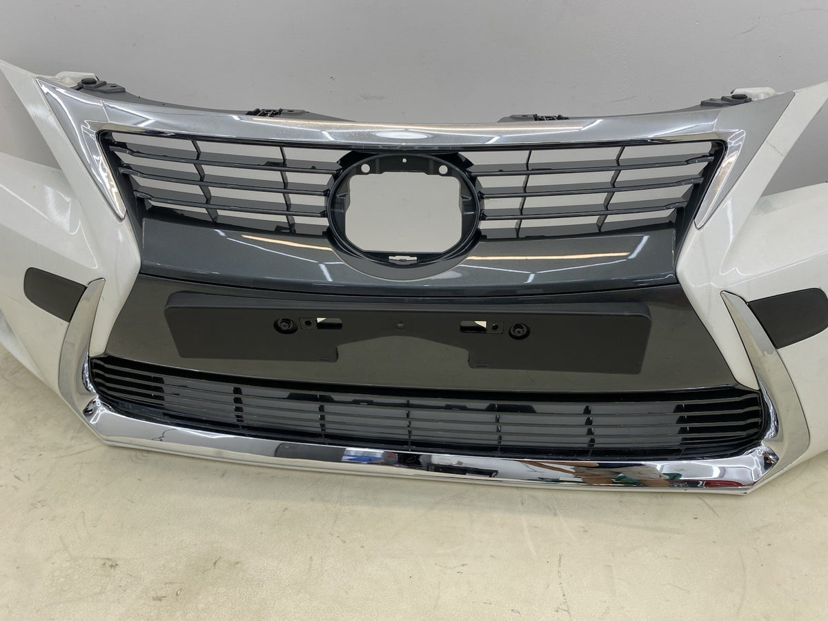 LEXUS CT200H COMPLETE FRONT BUMPER WITH GRILL & fog lights 2013-2017
