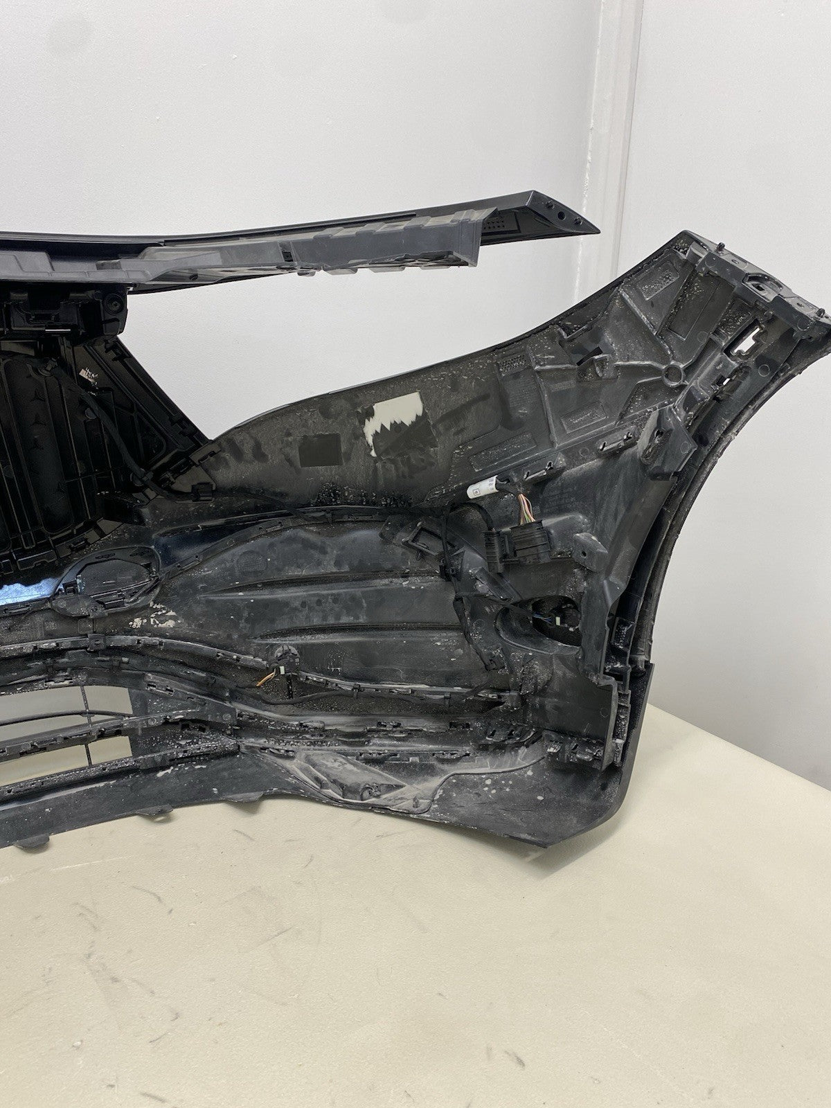 Mercedes Benz EQB AMG LINE W243 COMPLETE FRONT BUMPER WITH WIRE & SENSORS 24-ON