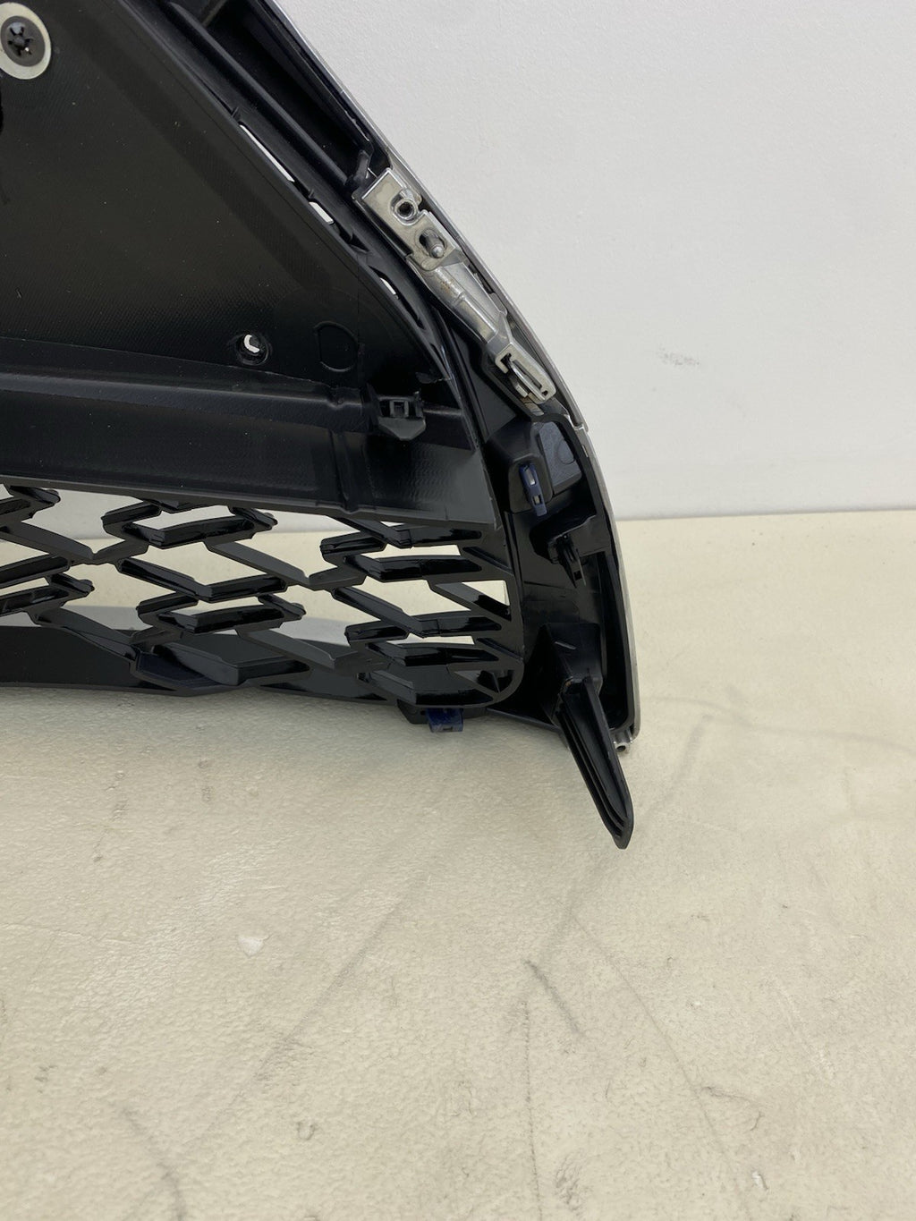 LEXUS ES300H F SPORT FRONT BUMPER RADIATOR  (GRILL) 2019 OWORDS