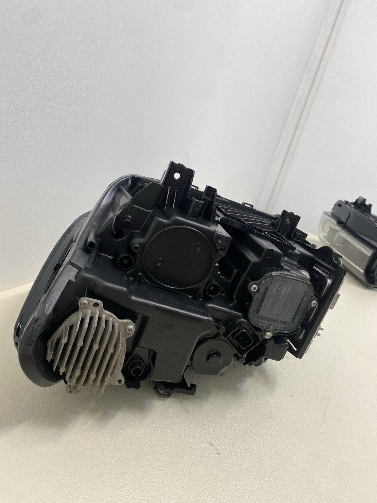 BMW G30 G31 G38 DRIVER SIDE HEADLIGHT LED COMPLETE WITH MODULE 2018-2023 GENUINE