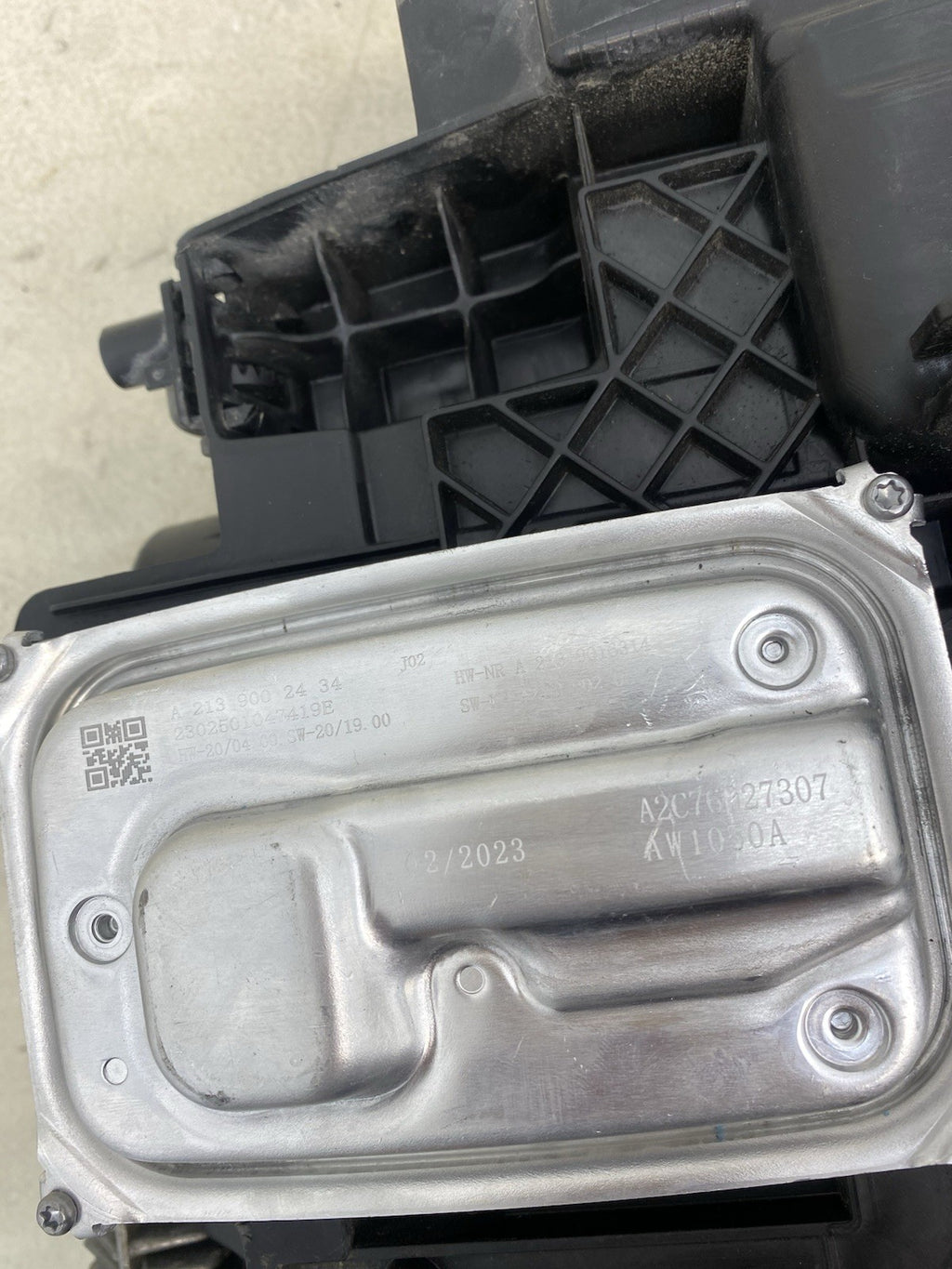 MERCEDES EQA EQB W243 PASSENGER SIDE LEFT LED HEADLIGHT 2022-2026  A2439069300